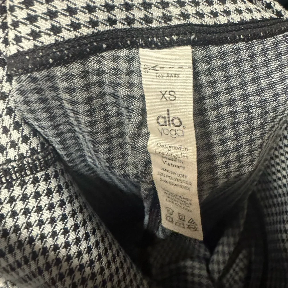 EUC Alo Yoga Black and White Plaid Legging - Picture 2 of 6